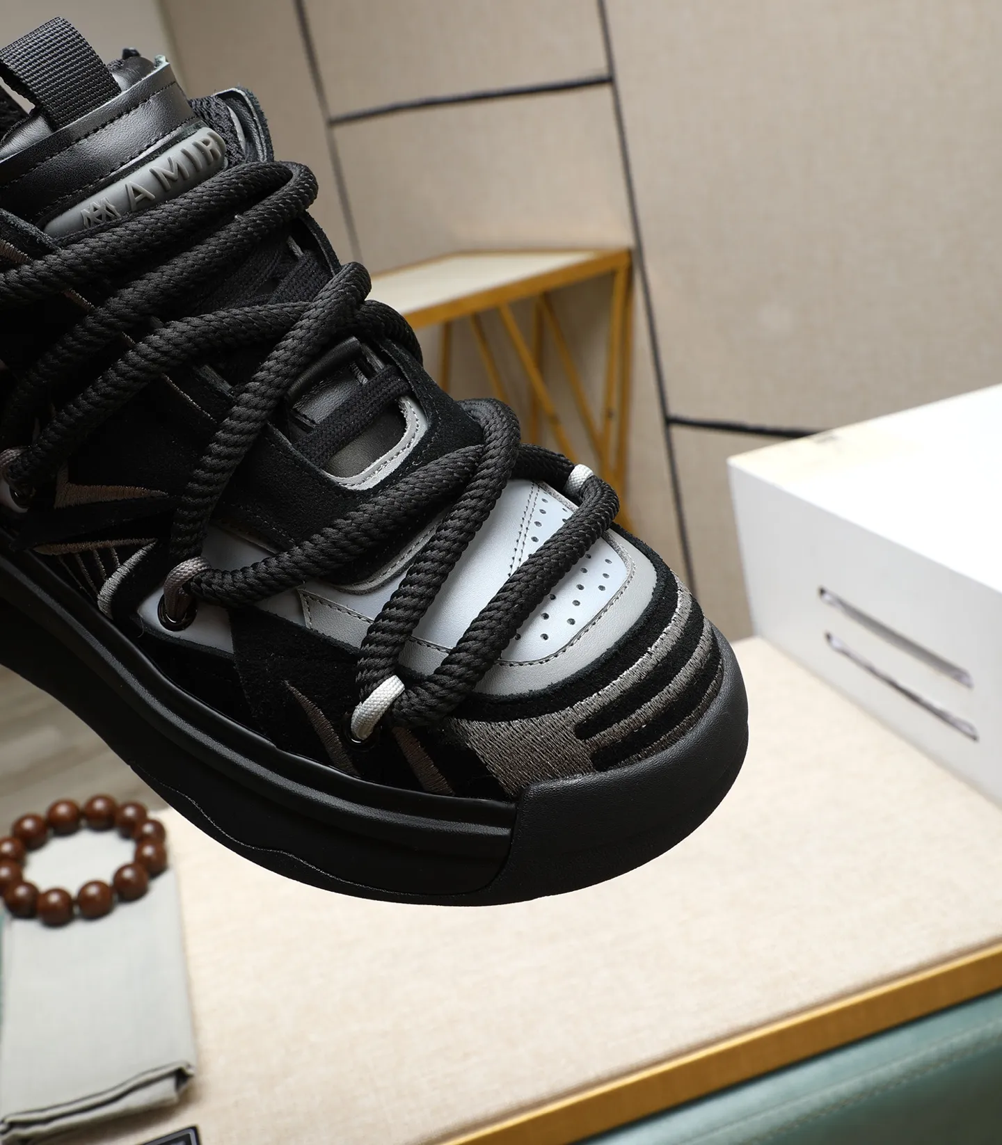 Men's men's shoes💰600 [AMIRI～AMIRI] 2025 spring and summer series new casual shoes🆕The large tongue on the upper and the cross shoe string design are very special! Made of cowhide➕multiple materials spliced➕in breathable mesh, thickened and oversized foam-resistant outsole, it will look good on whoever wears it! The appearance is responsible, the feet are retro and handsome! Size:39-44 (38, 45, 46 customized)
